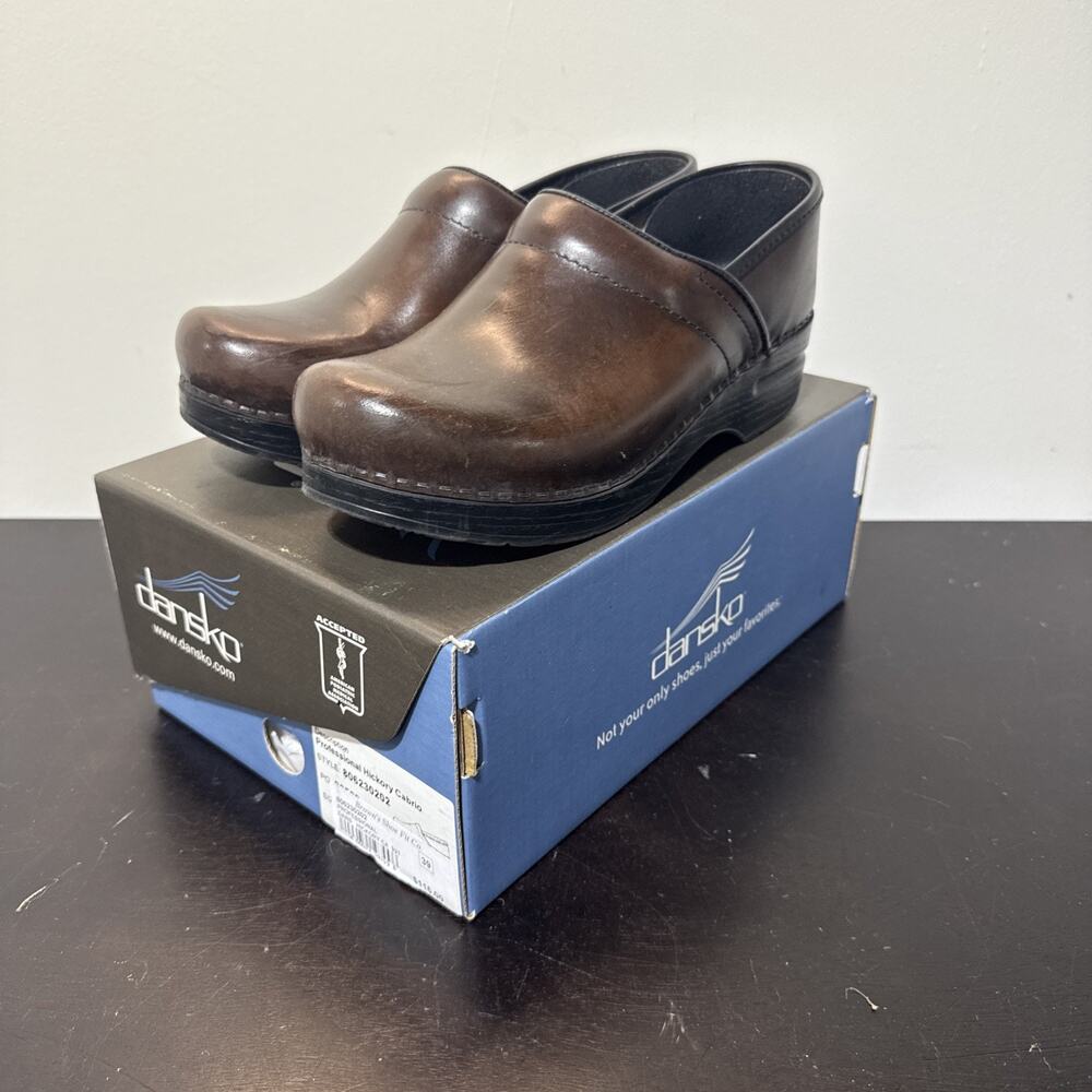 Dansko Women's 8.5 Brown Leather Professional Clogs Slip On EU 39